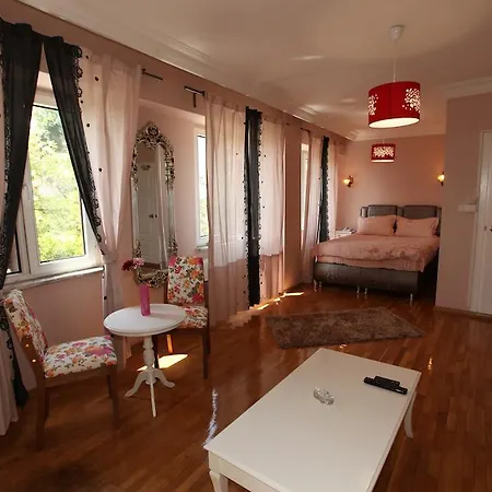 לינה וארוחת בוקר Yesim Suites איסטמבול