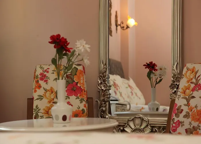 Yesim Suites Bed & Breakfast