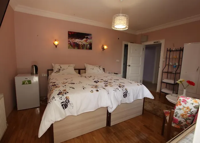 Yesim Suites Bed & Breakfast 3*