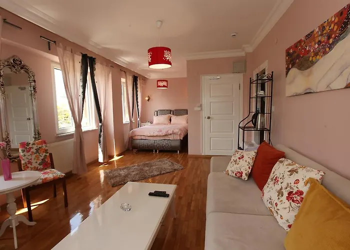 Yesim Suites Bed & Breakfast 3*