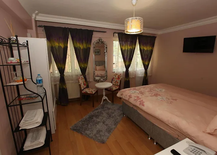 Yesim Suites Bed & Breakfast 3*