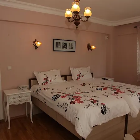 Yesim Suites Bed & Breakfast 3*
