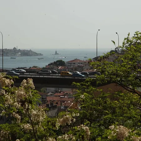 Yesim Suites Bed and breakfast