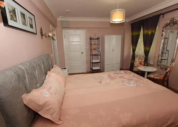 Couette-café Yesim Suites 3*