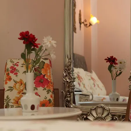 Yesim Suites לינה וארוחת בוקר