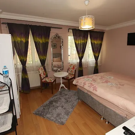 Yesim Suites Alojamento de Acomodação e Pequeno-almoço 3*