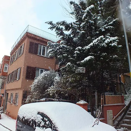 Alojamento de Acomodação e Pequeno-almoço Yesim Suites 3*