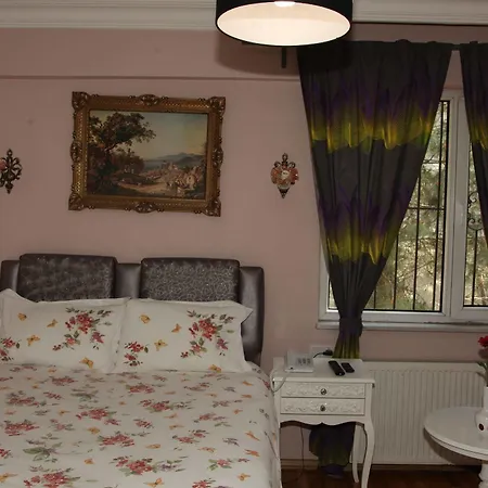 Frühstückspension Yesim Suites 3*