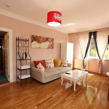 Yesim Suites Bed & Breakfast 3*